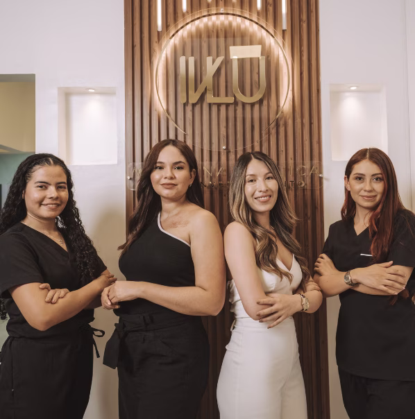Dra. Luisa y Dra. Ivonne, profesionales de la clínica estética IVLU en Bogotá